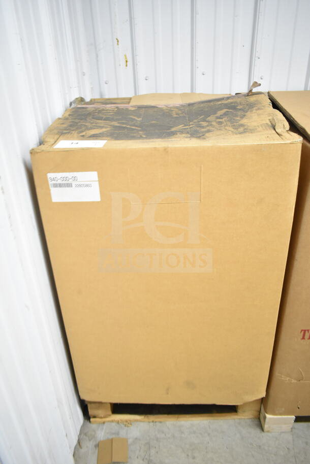 Blodgett BLCM23E/CSC2306 combi convection oven in sealed box, new scratch and dent. 208/230/240-400/415 volts.