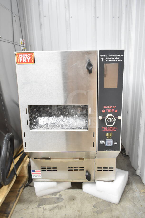 2024 Perfect Fry PFA730 ventless countertop deep fryer, 208 Volts, 1 Phase. Brand new with minor scratches and dents.