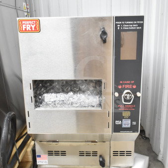2024 Perfect Fry PFA730 ventless countertop deep fryer, 208 Volts, 1 Phase. Brand new with minor scratches and dents.