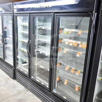 2020 True GDM-72-HC 3 Door Reach-In Cooler Merchandiser in excellent condition, 115V, 1 Phase, spacious interior.