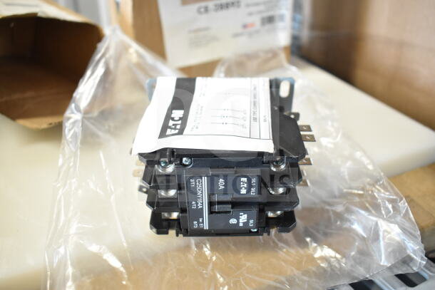 Hobart 00-918322 Contactor 115v new in packaging; features 40A capacity and Eaton branding.