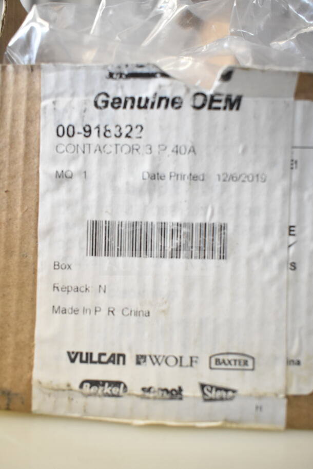 Box with Hobart 00-918322 Contactor 115v label, made in China, includes Alto Shaam tablets and drip tray. Brand new, scratch and dent.