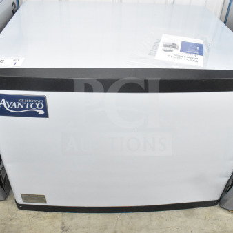 BRAND NEW Avantco 194MCH430A half cube ice machine, 400 lb. capacity, 115V, 1 phase. Slight scratch and dent, visible Avantco logo.