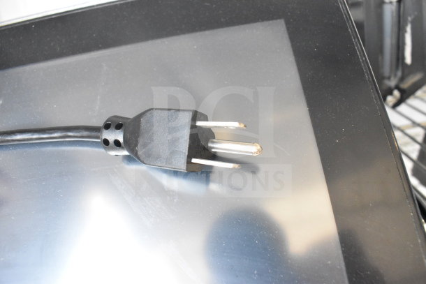 2020 Hobart HTi-LH4W food portioning scale plug detail; for 120/208-240V, 1 Phase; tested and working.