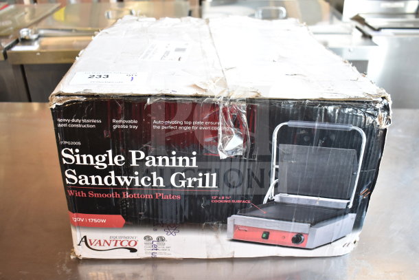 Avantco 177PG200S Commercial Panini Grill with smooth plates, 13 3/8" x 8 3/4" surface. Box is worn.