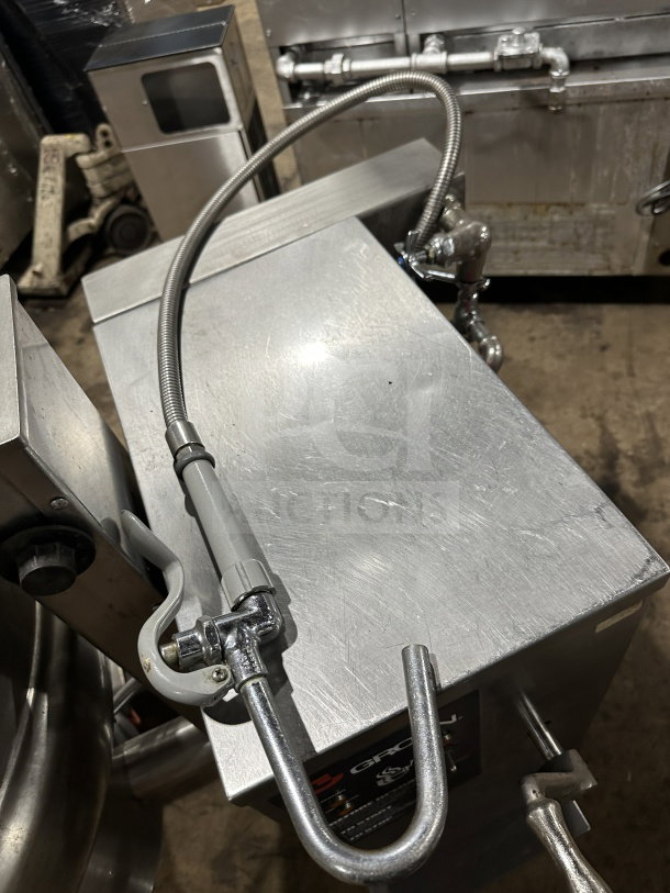 Groen DH/1-40 stainless steel steam kettle, 40 gal, natural gas, 120V, 1 phase, on legs, commercial kitchen equipment.