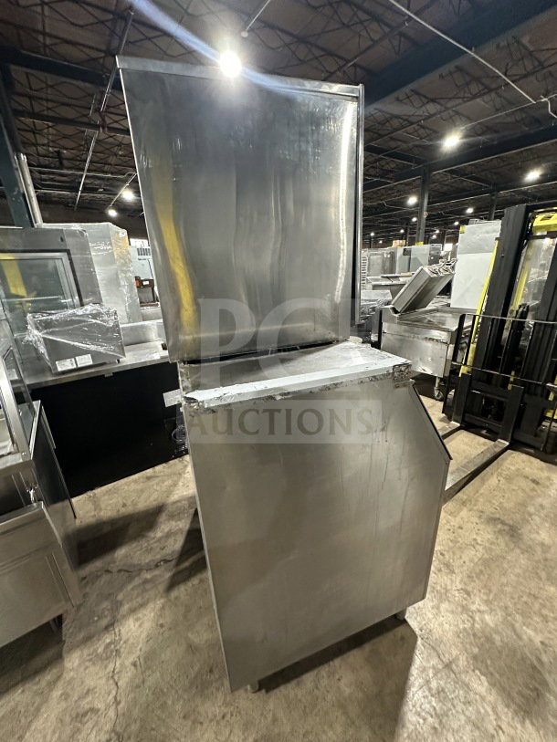 Hoshizaki KM-515MAH stainless steel ice maker, electric, air-cooled, commercial grade, on legs, model KM-515MAH.