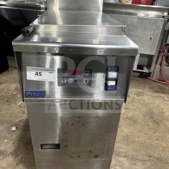 Pitco commercial stainless steel pasta cooker, Model SRTE, with digital control, 16.5 gal capacity, on legs, slight wear.