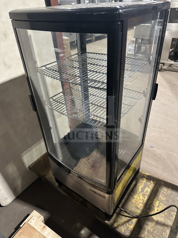 Berg RT78L countertop glass refrigerated display with single door and chrome-plated wire rack, excellent condition.