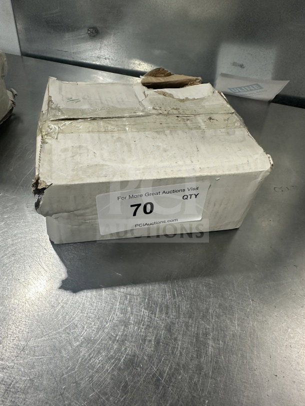 Brand new American MetalCraft Pan Gripper Model 9525, sealed in original box. Box shows signs of wear.