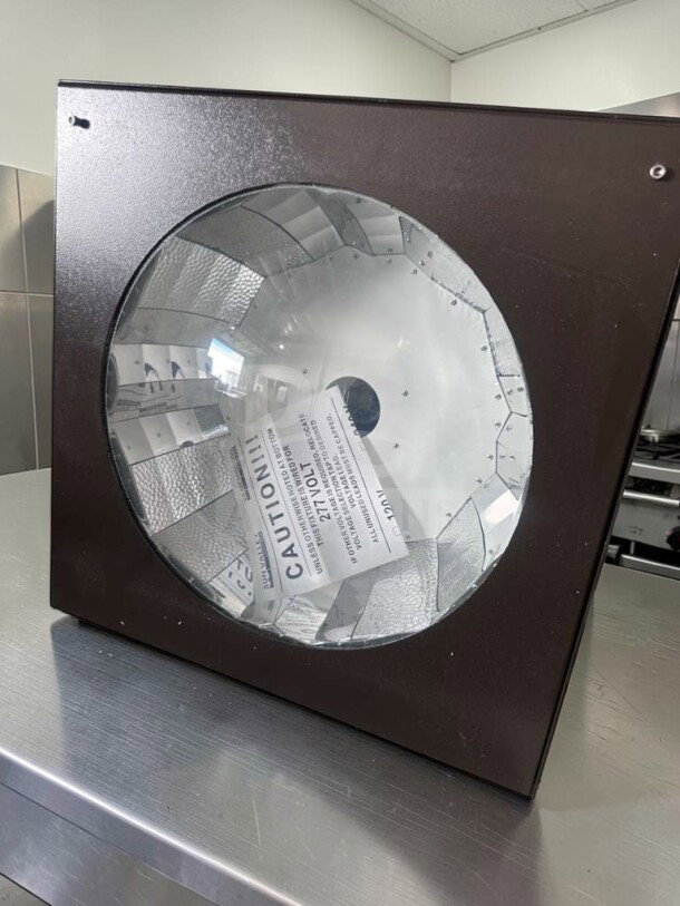 Sun Valley Lighting 24x24 ceiling light fixture, Architectural Reflector model, 277V, new condition, tested and operational.