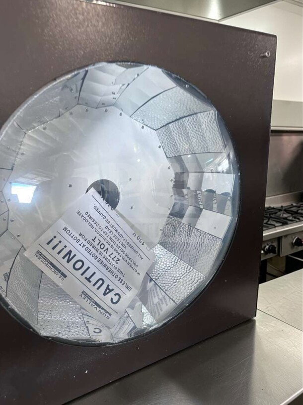 New Sun Valley Architectural Lighting 24x24 ceiling light fixture with reflector. Model SUN-S-LGT-0712, 277V, fully tested.