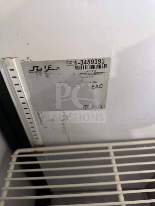 True TSSU-72-30M-B-ST-HC prep table label showing model, refrigerant type R134A, and serial number 1-3459393.