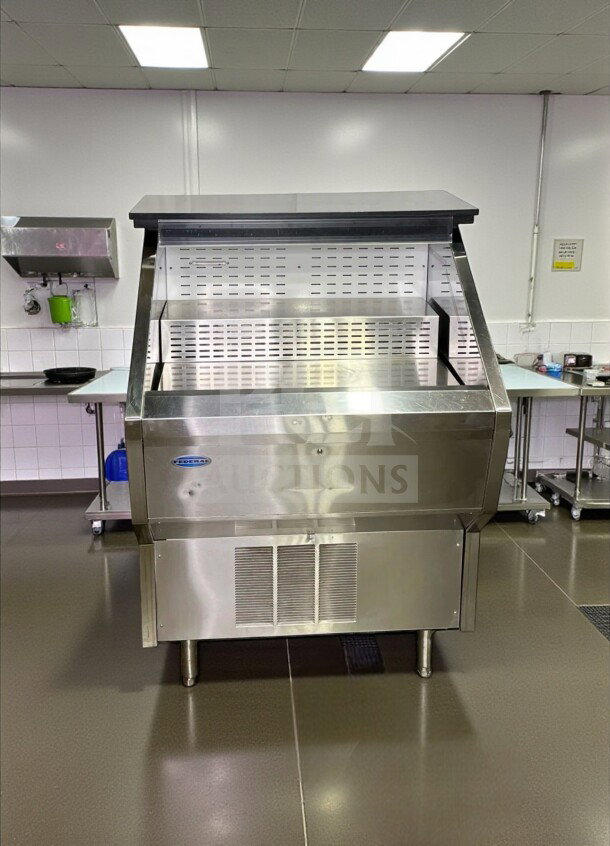 Federal Industries RSS3SC-2B refrigerated display case, 36", self-service, excellent condition, UL Listed, fully tested.
