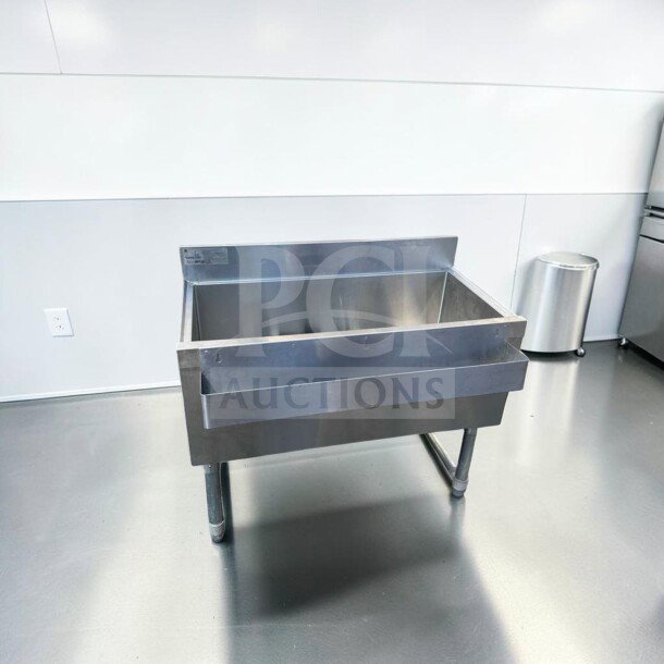 Advance Tabco SLI-12-36-7 ice bin with 7 circuit cold plate, stainless steel, underbar unit, excellent condition.