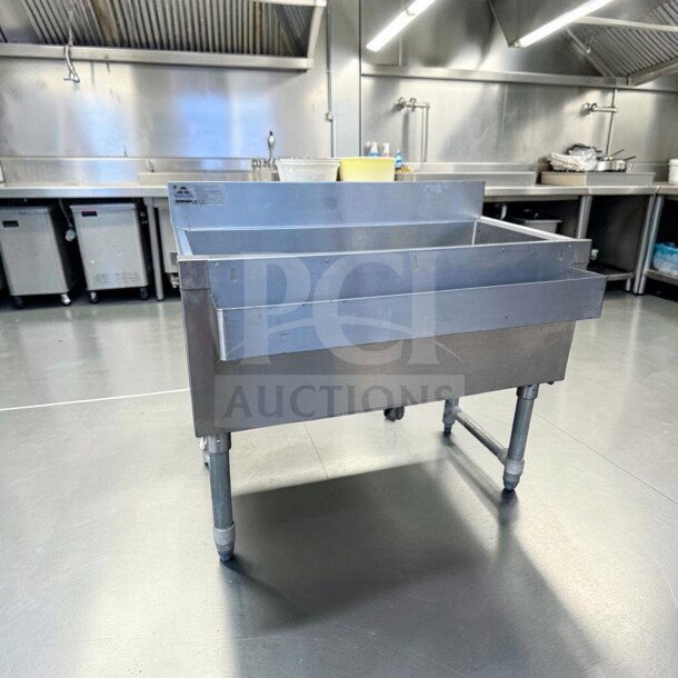 Advance Tabco SLI-12-36-7, 36" stainless steel underbar ice bin with 7 circuit cold plate, excellent condition.