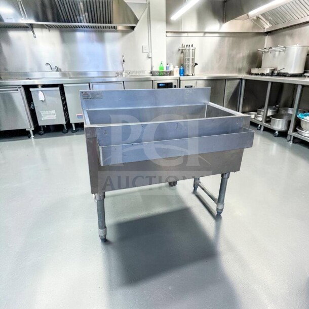 Advance Tabco SLI-12-36-7 36" underbar ice bin with 7 circuit cold plate, stainless steel, excellent condition, tested.
