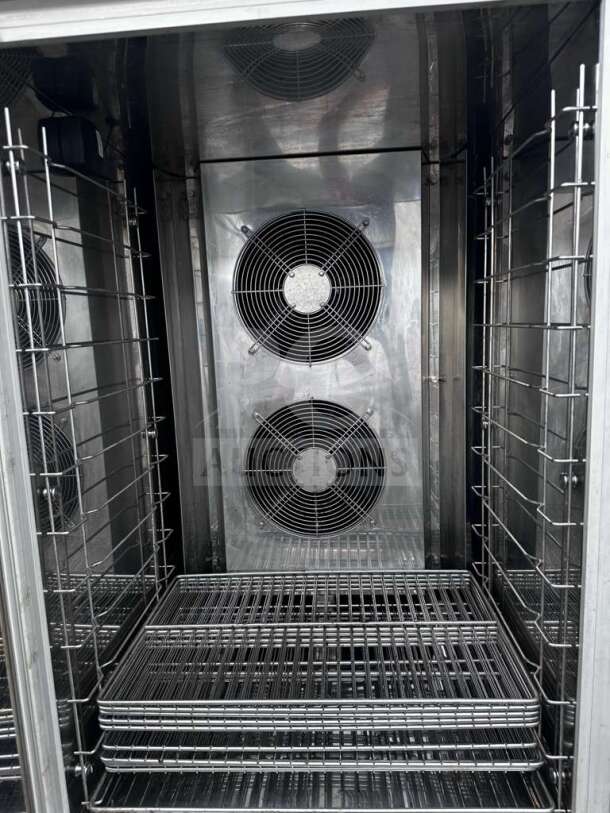 American Panel AP12BCF150-2-P blast chiller, 24 pan capacity, interior view, excellent condition, 208V/3PH, fully tested.