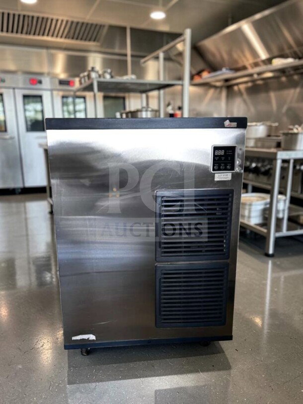 Blue Air BLMI-850A 30” commercial ice machine head, 900 lb/day capacity, air-cooled, superior condition, fully tested.