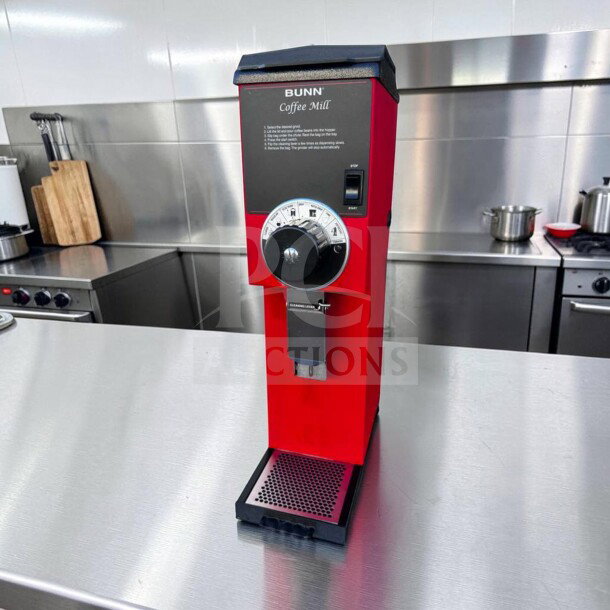 Red Bunn G3 HD 3 lb. commercial coffee grinder, model 22100.0001, fully tested, elite condition, with operation instructions.