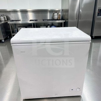 Vissani DCM7QRBWW commercial chest freezer, 7 cu. ft., 115V, excellent condition, UL Listed, fully tested and operational.