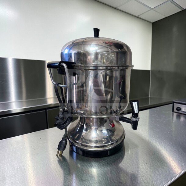 Farberware Commercial Coffee Urn in stainless steel, 115V, outstanding condition, fully tested and operational, model FAR-S-BEV-0364.