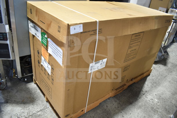 Brand new Hoshizaki BB69-S 2-door back bar cooler merchandiser in original packaging. Scratch and dent model, 115 volts, 1 phase.