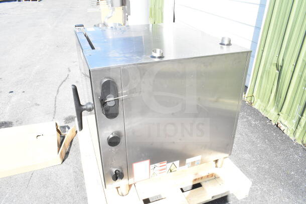 Brand new 2023 Blodgett Invoq Hybrid 6-1/1 GN commercial combi convection oven, stainless steel, 208-240V, 3 phase.
