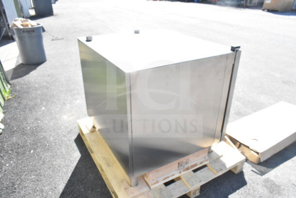 Brand new 2023 Blodgett Invoq Hybrid 6-1/1 GN commercial oven, scratch and dent, on pallet, stainless steel finish.