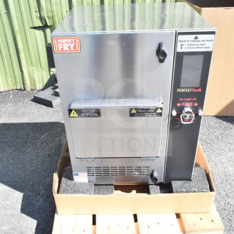 Brand new 2024 Perfect Fry PFC730 semi-automatic ventless countertop deep fryer. Scratch and dent. 208 volts, 1 phase.