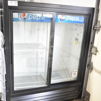 True GDM-41SL-60-LD commercial 2 door cooler merchandiser, Pepsi branding, 115 volts, 1 phase, in good condition.