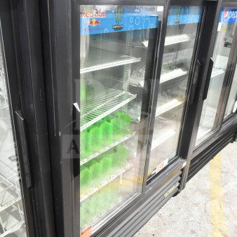 True GDM-41SL-60-LD Commercial Cooler, 2-door, glass front, 115V, 1-phase, clean shelves, suitable for retail use.