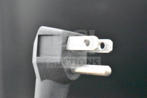 Close-up of a power plug for Tramontina 80901/102 Mini Cooler Merchandiser, 115V, 1 Phase.