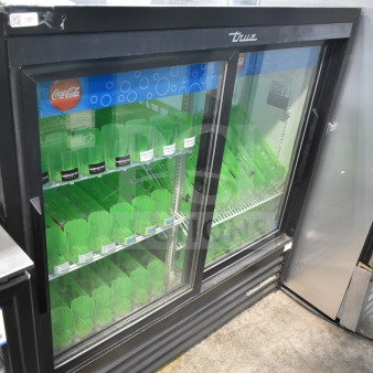 2019 True GDM-41SL-48-HC-LD Commercial 2 Door Cooler, 115V, 1 Phase, excellent condition, label indicates refrigeration code 436802.