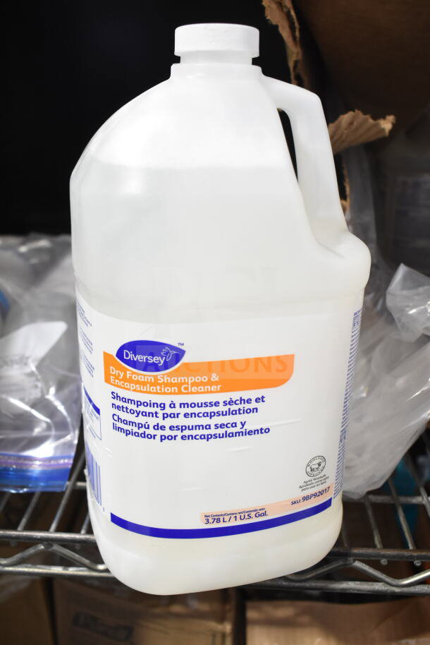 Diversey Dry Foam Shampoo & Encapsulation Cleaner, 3.78L bottle, new. Labels detail use and multi-language instructions.