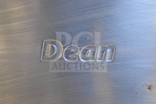 "Dean" logo embossed on metal surface of SR162GN commercial countertop gas fryer, 150,000 BTU.