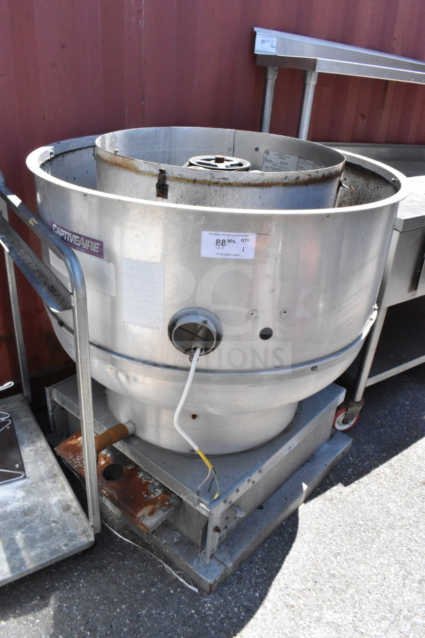 CaptiveAire NCA18FA commercial rooftop mushroom exhaust fan, 115 volts, 1 phase. Slight rust, CaptiveAire label visible.