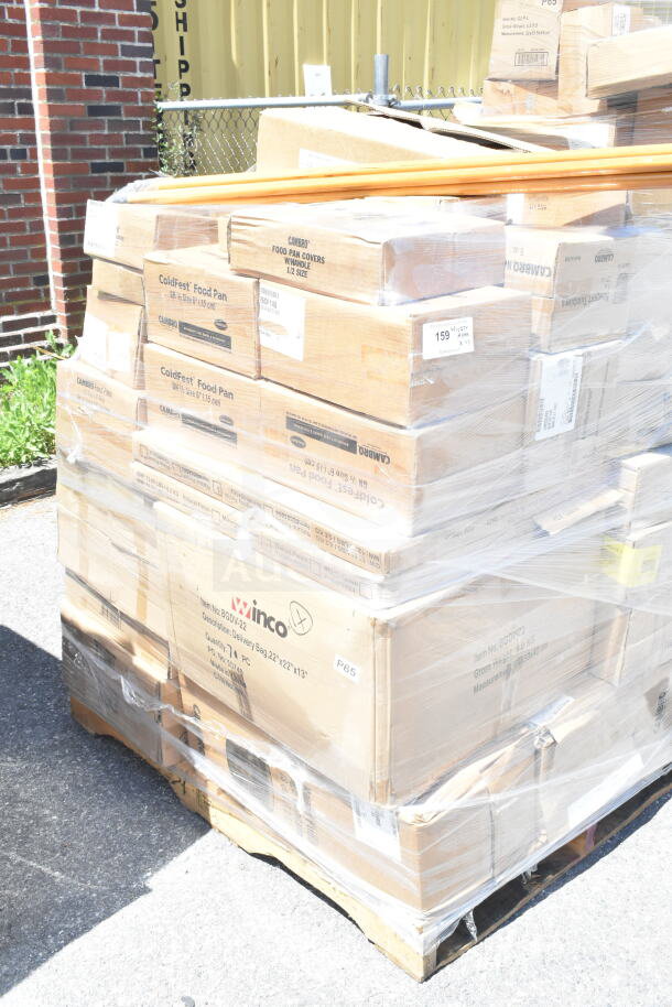 Pallet of 43 new scratch and dent items, including Camwear food pan lids and Winco sugar pourer, boxed and wrapped.