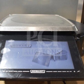 2017 Hobart HTi-7LH26 commercial food portioning scale with digital display, tested and working, 120/208-240V, 1 phase.