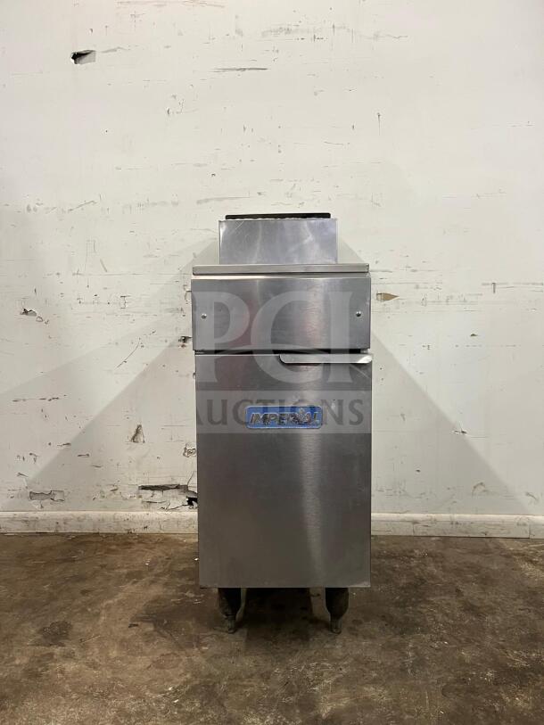 IMPERIAL IFS-40 40lb gas fryer, 105,000 BTU. Stainless steel, floor model, visible branding. Good condition.