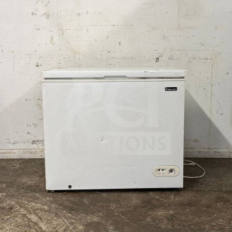 MAGIC CHEF DEEP FREEZER in white, visible control panel. Slight wear on surface. Model: deep freezer.