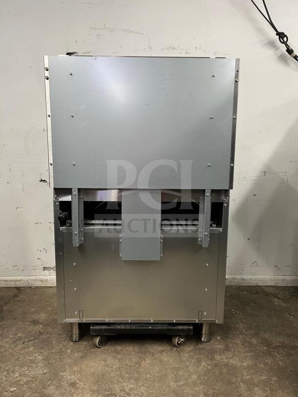 BRAND NEW 2024 Evernew RC-ENR6B36TJ-NAT stainless steel 6 burner range with oven, backsplash, and overshelf. 210,000 BTU.