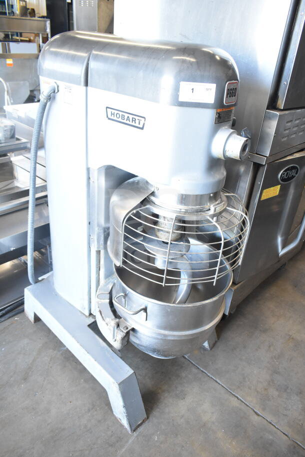 Hobart P660 60 Quart Dough Mixer with bowl, guard, and hook. 208-240V, 3 Phase. Durable, commercial-grade condition.