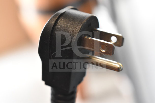 Close-up of a 115 Volt, 1 Phase power plug for the 2019 Habco SE18 Cooler Merchandiser.