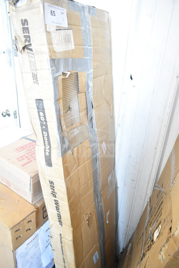 Brand new ServIt 423SW60INHDBLA 60" Double Strip Warmer in damaged box, with dual adjustable controls, 120V, 1 Phase.