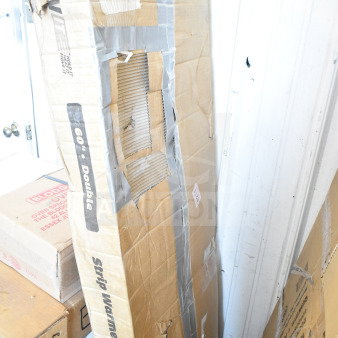 Brand new ServIt 423SW60INHDBLA 60" Double Strip Warmer in damaged box, with dual adjustable controls, 120V, 1 Phase.