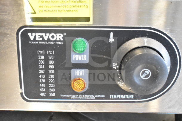 Vevor HT-822 electric griddle control panel indicating temperature settings in Fahrenheit and Celsius with power and heat lights.