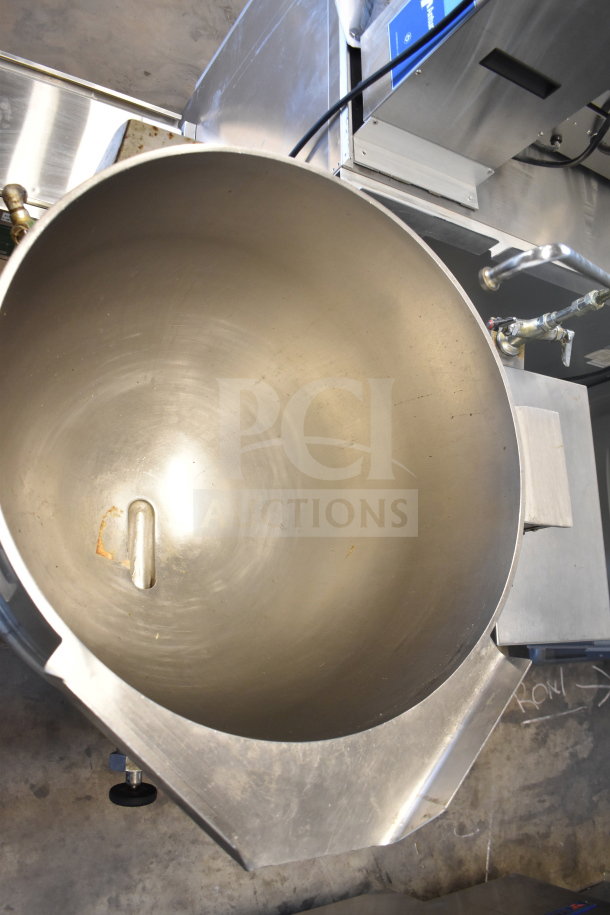 Groen T/1-40 40-gallon propane gas steam kettle, floor style, stainless steel, 100,000 BTU, clean and in working condition.