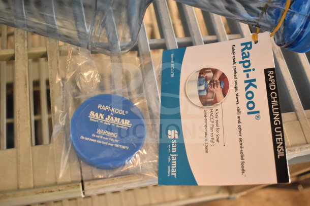 San Jamar 712RCU1282 Rapi-Kool® 4L rapid cooling paddle, brand new, with label indicating safe cooling for food.