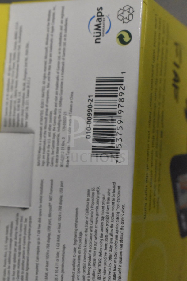Original box for Garmin GPS models Nuvi 55, Nuvi 40, and Nuvi 1350. Box features labels and barcode, indicating product authenticity.